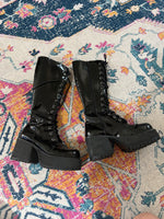 unif trinity boot